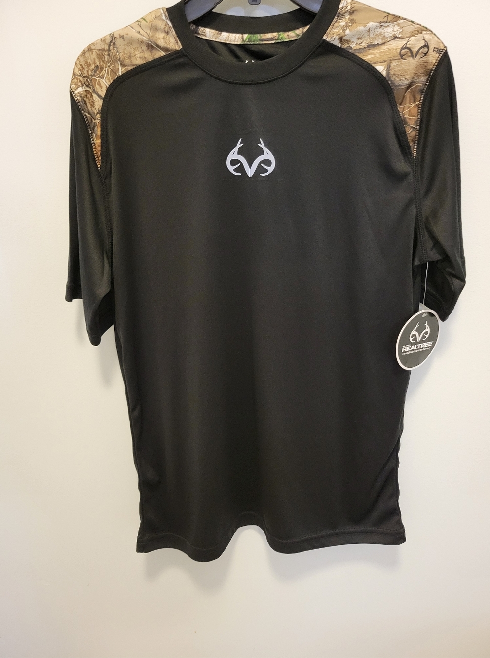 Realtree Black Short-Sleeve Performance Shirt with Camo Shoulder Panels